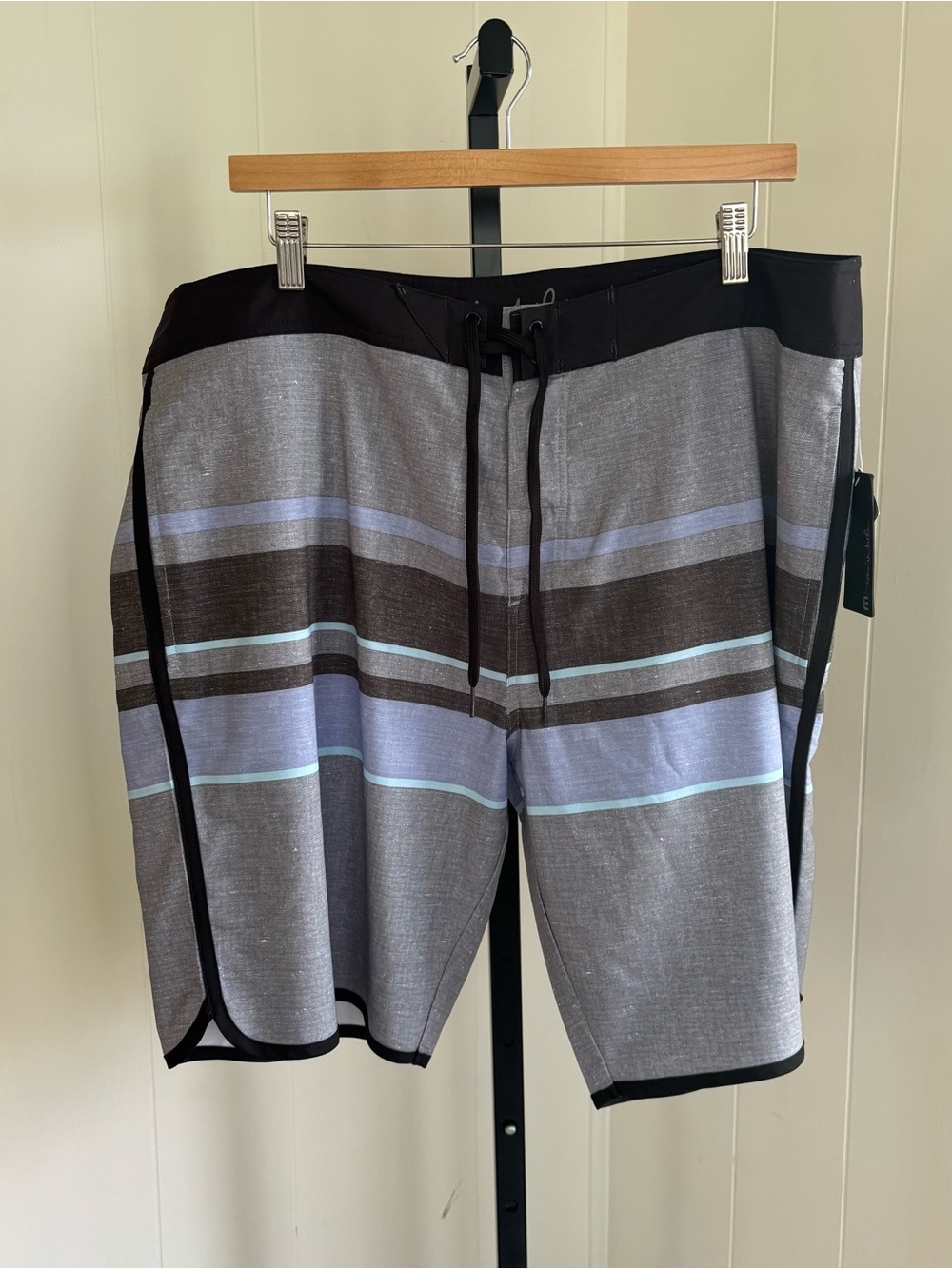 Travis Mathew Scraping the Barrel Golf Boardshorts Gray Stripe Mens 40 NWT